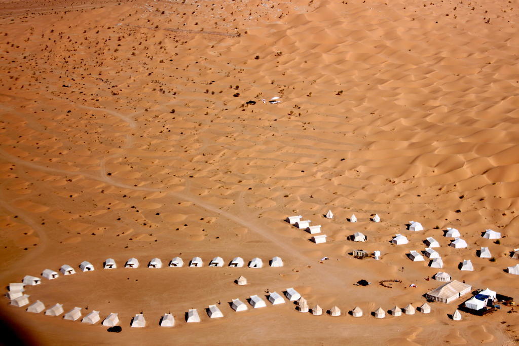 מלון דוז Camp Mars מראה חיצוני תמונה